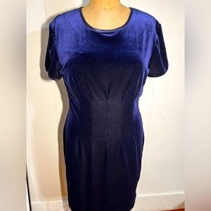Velvet cocktail dress. Blue size 12 short sleeves